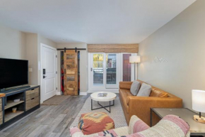 Ski In Out in Town! Ski Area Views, Fireplace, Hot Tub condo Telluride